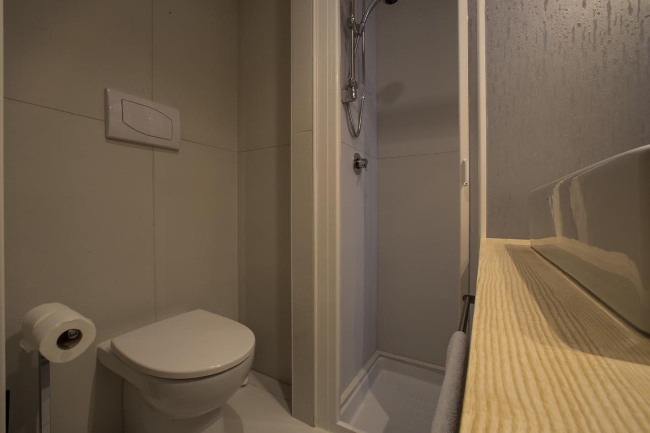 Tramura Guest House ตราปานี ภายนอก รูปภาพ